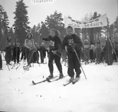 Skolungdomens fettisdagens tävlingar på skidor. 1946