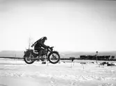 Motorcykeltävling på travbanan. 1946