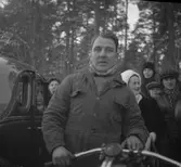 Motorcykeltävling på travbanan. 1946