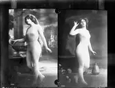 2 bilder, repro av äldre foton. Nakenstudier.