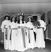 Arbrå, Lucia, 1971. Lucian heter Britt-Mari Carlsson, gift Grahm.