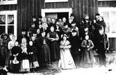 En fest i samband med fotograf Forsbäcks andra bröllop 1876.
