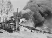 Habo Laggkärlsfabrik. Habos hittills största brand ägde rum den 20 april 1943 och redan under oktober månad så var delar av produktionen igång i den nya fabriken.