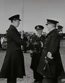 Avtackning militärer.