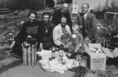 Norsk/svensk familj som återförenats i Svinesund direkt efter krigsslutet 1945
