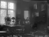 Arbetsrum med spegel.

(Arbetsrum hos Ebbe och Mimmi Stenbäck?)