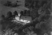 Flygfoto över Dannäs kyrka år 1935,  i Värnamo kommun. Nr. C. 2712