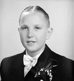 Lars Olof Häll, Konfirmand 1945