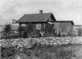 Unionsflagga i topp på Käckeköl, Rossö utanför Strömstad omkring 1902