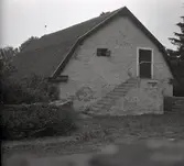 Flygel, daterad 1830.