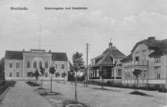 Vykort över Stationsgatan med Samskolan i Vetlanda.