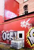 Graffiti på pappersbruket Papyrus fabriksområde i Forsåker, Mölndal, den 4/11 2014. Fotodokumentationen gjordes under perioden mellan pappersbrukets avveckling och områdets nyexploatering. Området var under denna tid populärt bland ungdomar som ville uttrycka sig konstnärligt med graffiti.