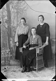 Grupporträtt - tre kvinnor, Östhammar, Uppland