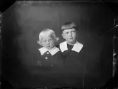 Barnporträtt - två barn, Östhammar, Uppland