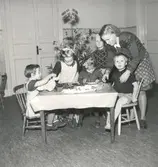 Julfirande på Teaterkällaren, Kalmar. Foton införda i Kalmar Läns Tidning 1946.