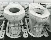 Detaljbild, Sanitetsporslinsfabriken. Gjutformar i gips för wc-stolar.