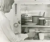 Interiör. Materiallaboratoriet. Värmehållfasthet, materialtest.
Personer: okänd