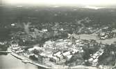 Exteriör. Flygfoto över Gustavsbergs fabriksområde med omnejd. Sannolikt från 200 m höjd.