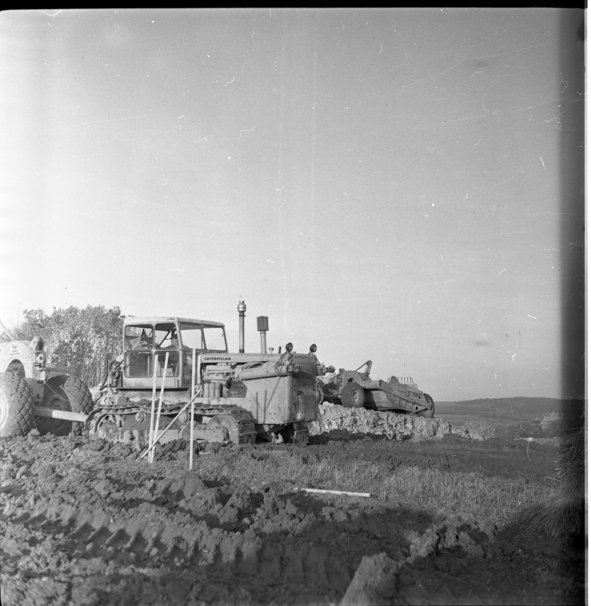 Percy Heldebrandt, Caterpillar in work, in connection with the motorway construction at Gränna/Röttle, stage II.