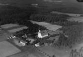 Flygfoto över Månsarps kyrka i Jönköpings kommun. Nr 3287.