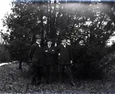 Tre elever vid en folkhögskola 1914.