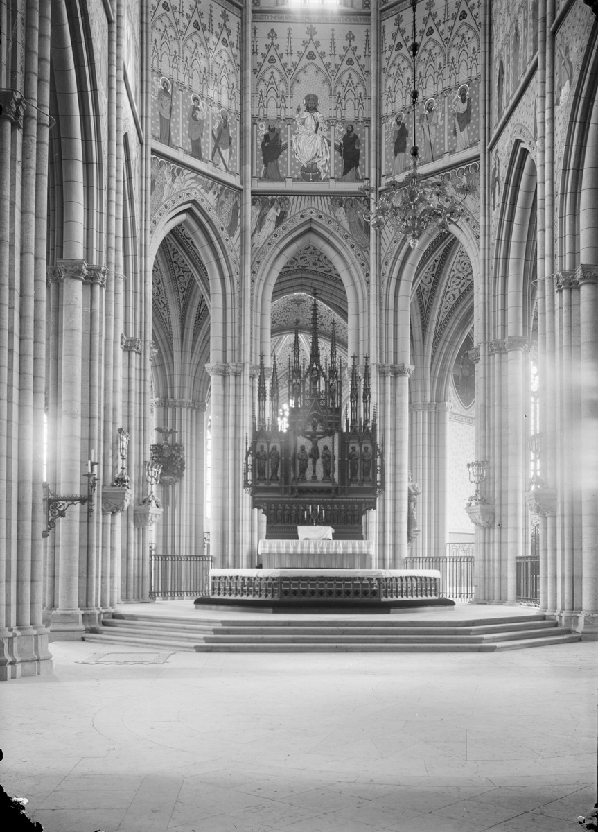 Henri Osti's Fotografiateliér, Vy mot altaret efter restaureringen, Uppsala domkyrka, Uppsala sannolikt 1911