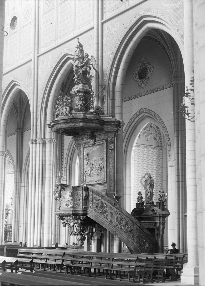 Henri Osti's Fotografiateliér, Predikstolen efter restaureringen, Uppsala domkyrka, Uppsala maj 1913