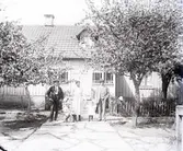 August Jonsson med flera i Kåtorp.