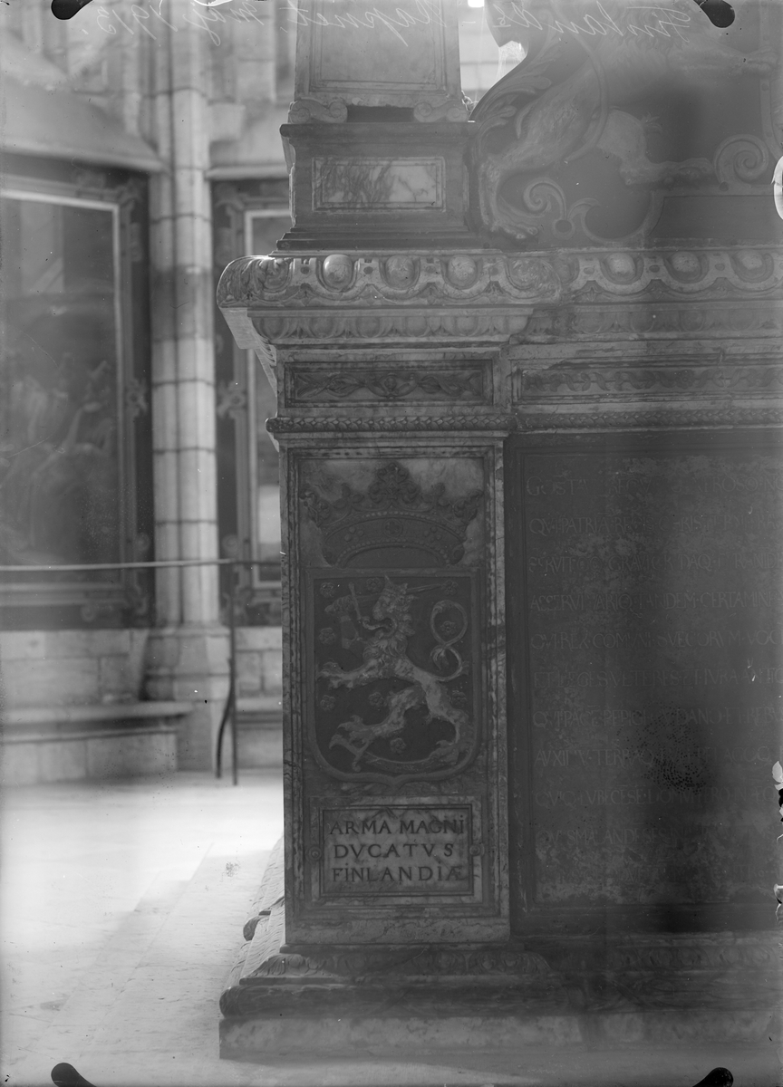 Henri Osti's Fotografiateliér, Finlands vapen, Vasakoret, Uppsala domkyrka, Uppsala 1913