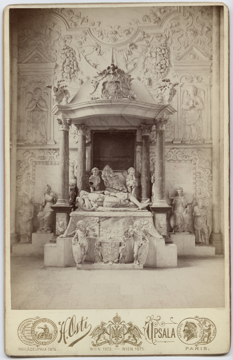 Henri Osti's Fotografiateliér, The tomb monument of Johan III, Uppsala Cathedral, Uppsala before 1893