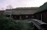 Ladugård med stråtak i Törnbotten.