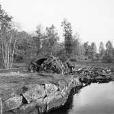 En gård i Andersfors i Värnamo kommun. Vattenhjulet vid dammen.