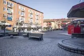 Mölndals torg mot Bergmansgatan, år 2015. Till vänster: fastigheten Havskatten 12 (Brogatan/Bergmansgatan). Dokumentation av platsen innan rivning och nybyggnation.