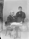 Ateljéporträtt - Henri och Emma Osti, Uppsala sannolikt sent 1890-tal