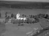 Flygfoto över Norra Ljunga kyrka i Sävsjö kommun. Nr K 8.