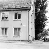 Trähus i hörnet av Plangatan och Östra Vattugränd, kvarteret Spinnaren.