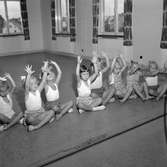 Småbarnsgymnastik.
Augusti 1956.