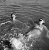 Sen badsäsong på Gustavsvik.
Augusti 1956.