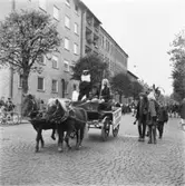 Vänersborg. Sparbankens reklamkortege.