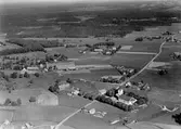 Flygfoto över Ås i Gislaveds kommun. Nr L 640.