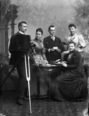 Mathilda Ranch, nr två från vänster, med personal ca 1890. Varberg, kv Bagaren, Prästgatan