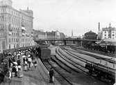 Del av bangården  norr om Klarabergsbron. Riddarholmskyrkan i bakgrunden.