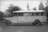 Volvo-buss för O E Erlandsson, Vetlanda. Karossen tillverkad av Aktiebolaget Svenska Järnvägsverkstäderna, ASJ. Leveransfoto.
