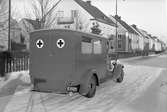 Leveransfoto av Volvo-ambulans, Grauers Stockholm. Karossen tillverkad av Aktiebolaget Svenska Järnvägsverkstäderna, ASJ.