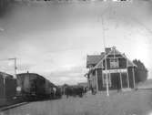 T semafor
Hållplats anlagd 1899. Stationshus i en och en halv våning i trä. Bostadslägenheten moderniserades 1949