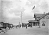 T-semafor. Station anlagd 1886. En och en halv vånings stationshus i trä
