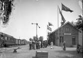 Stationen med inspektor Ahlberg   T semafor
Hållplats anlagd 1889. Stationshus i en våning i tegel. Moderniserad 1940.