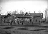 Stationen anlades 1862. Envånings stationsbyggnad i trä