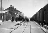 Station anlagd 1881. Tvåvånings stationshus i trä. 1943 moderniserades expeditionslokalerna, tillbyggdes bagageutrymme och inreddes byggnaden med moderna bekvämligheter