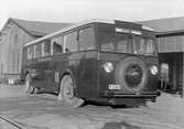 Buss för Gingri - Fristad - Borås - Skene.  Bussen har AB Svenska Järnvägsverkstädernas patenterade stålkonstruktion som tillverkades från 1944. Linköpings karosserna var från början av trä.